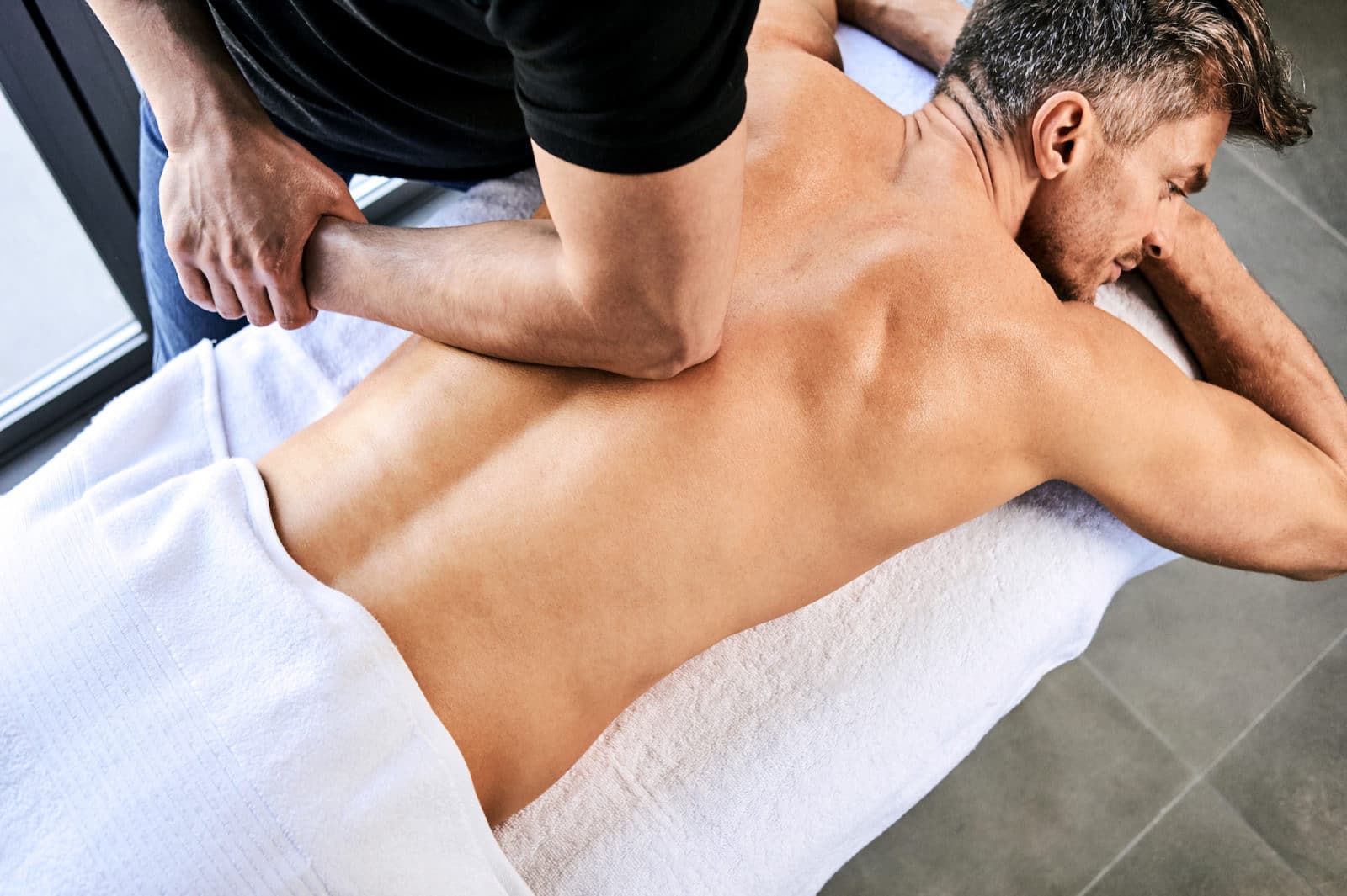 Sports massage for athletes